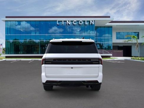 New 2026 Lincoln Navigator Reserve w/ Jet Appearance Package image 5