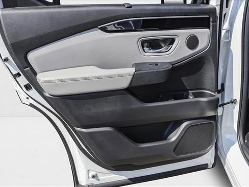 New 2025 Honda Pilot Touring image 24