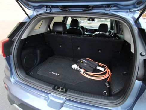 Used 2022 Kia Niro EX Premium image 25