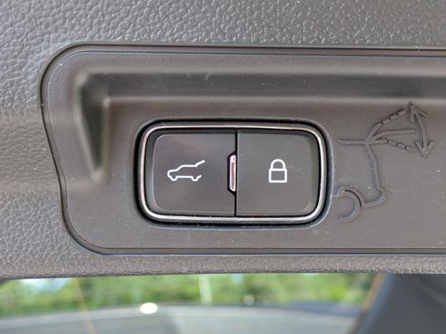 Used 2023 Ford Explorer XLT w/ Equipment Group 202A AWD/4WD image 19