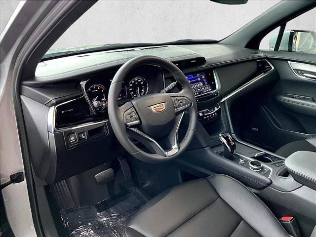 Certified 2025 Cadillac XT6 Luxury FWD image 14