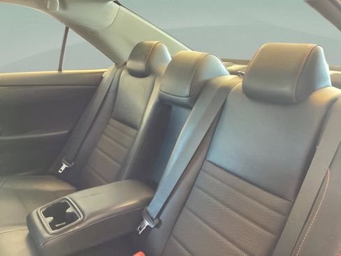 Used 2016 Toyota Camry SE FWD image 19