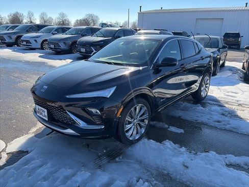 New 2026 Buick Envista Avenir image 2