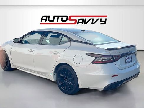 Used 2022 Nissan Maxima SR w/ Sport Mat Group FWD image 5