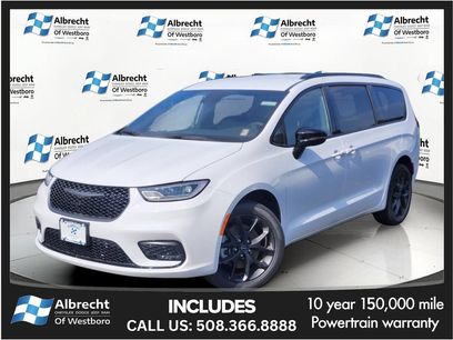 New 2026 Chrysler Pacifica Select w/ S Appearance Package