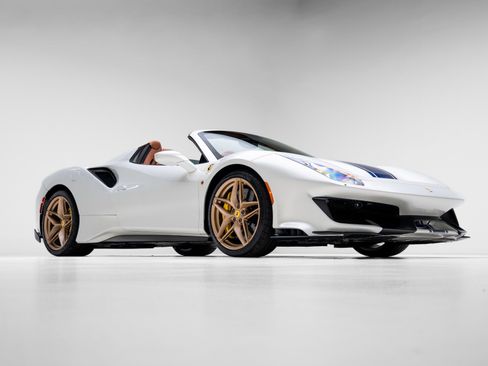 Used 2020 Ferrari 488 Pista Spider image 13