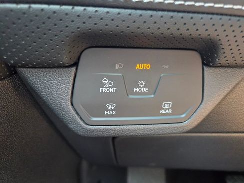 Certified 2026 Volkswagen Atlas Cross Sport SE FWD image 12
