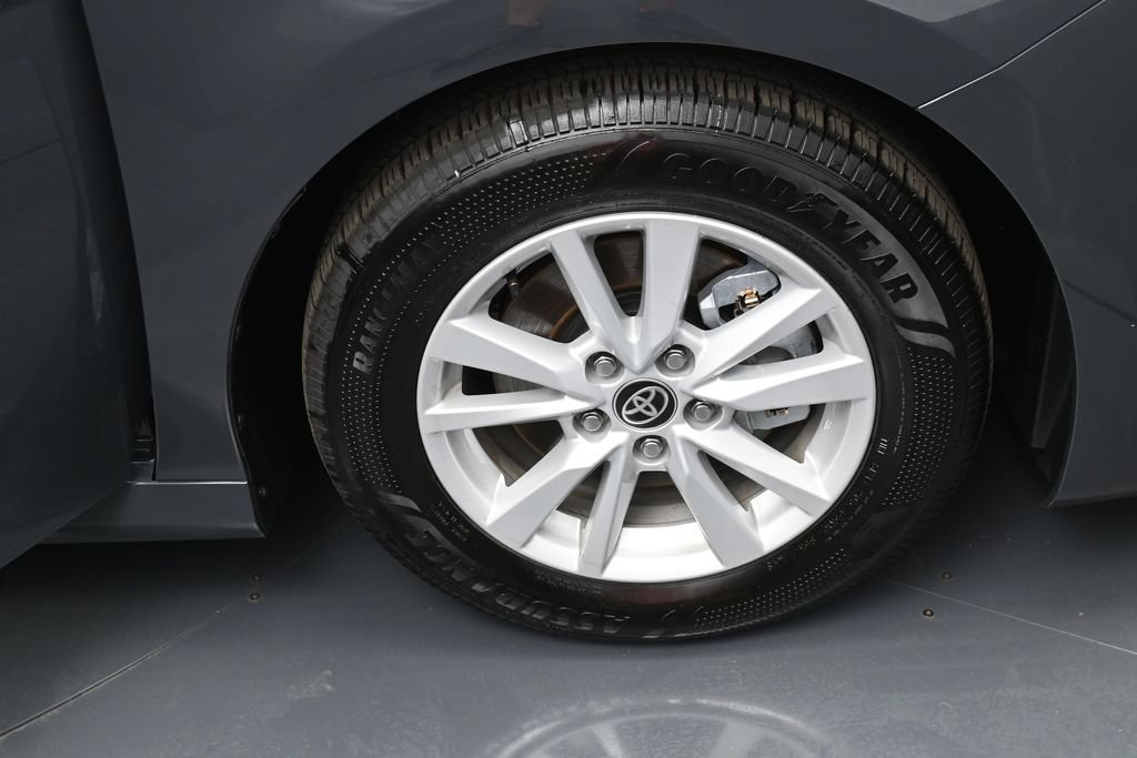 Used 2026 Toyota Camry LE FWD image 34