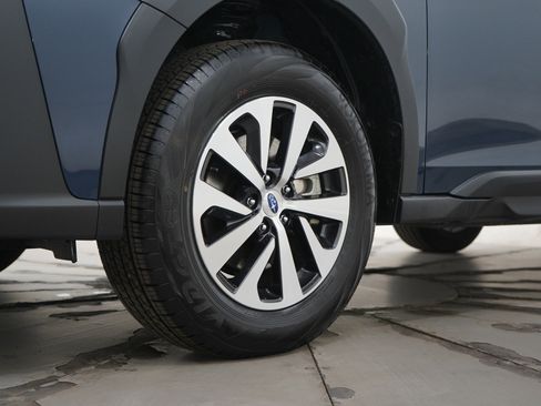 Used 2025 Subaru Outback Premium image 28