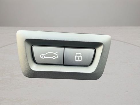 New 2026 BMW 330i Sedan w/ Premium Package image 21