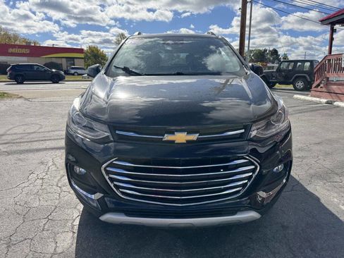 Used 2017 Chevrolet Trax Premier w/ Driver Confidence II Package image 2