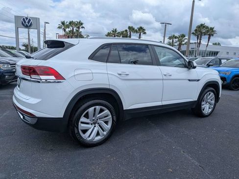 Certified 2021 Volkswagen Atlas Cross Sport SE FWD image 3