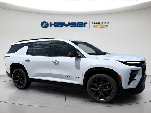 Used 2026 Chevrolet Traverse RS AWD/4WD image 1