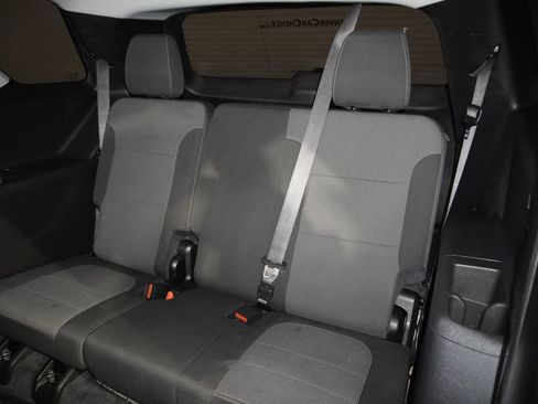 Used 2020 Chevrolet Traverse LT w/ Driver Confidence II Package AWD/4WD image 14