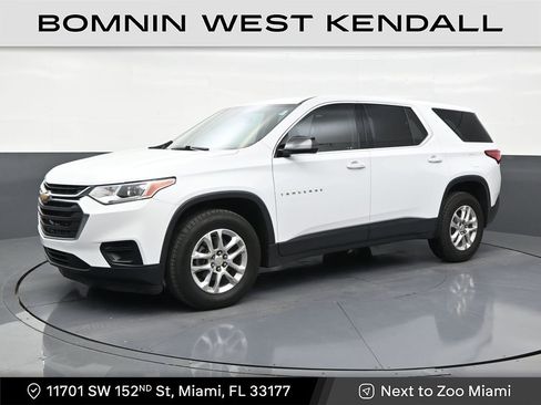 Used 2020 Chevrolet Traverse LS FWD image 1