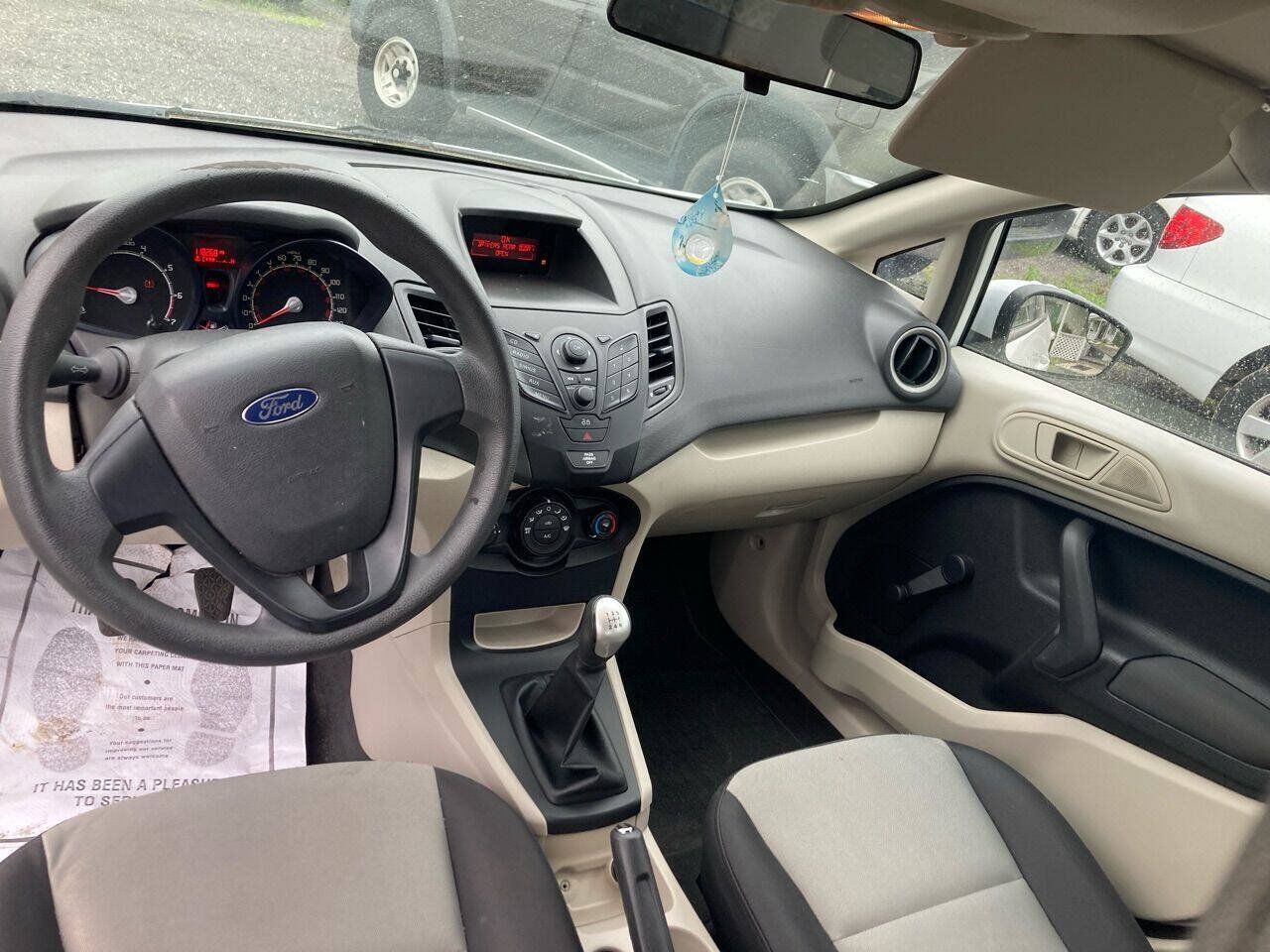 Used 2013 Ford Fiesta S FWD image 7