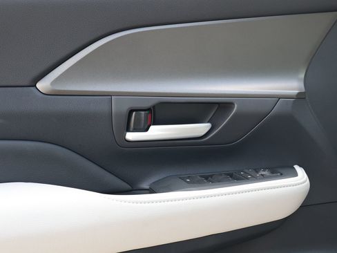 New 2026 Toyota Grand Highlander FWD image 25