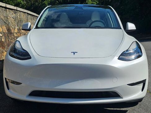 Used 2023 Tesla Model Y Long Range AWD/4WD image 5
