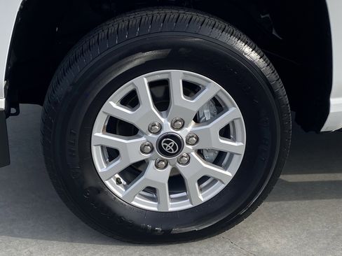 Certified 2024 Toyota Tacoma SR5 image 8