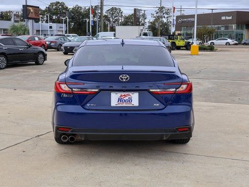Used 2025 Toyota Camry SE image 19