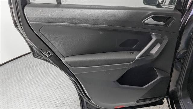 Used 2018 Volkswagen Tiguan S FWD image 16