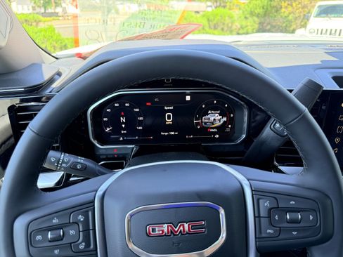 New 2026 GMC Sierra 2500 SLT w/ SLT Premium Package image 15