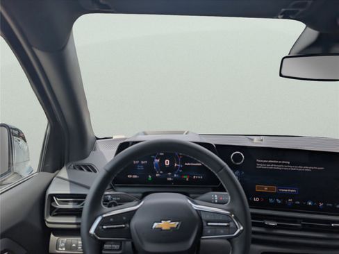 New 2025 Chevrolet Silverado EV LT image 29