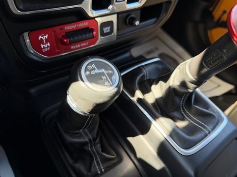 Used 2018 Jeep Wrangler Unlimited Rubicon w/ LED Lighting Group image 50