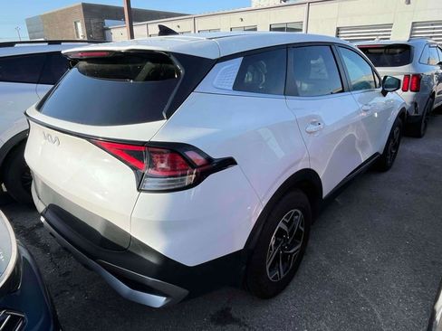 Used 2025 Kia Sportage LX image 2