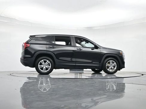 Used 2022 GMC Terrain SLE image 29