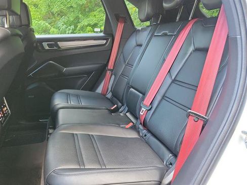 Used 2022 Porsche Cayenne Platinum Edition w/ Premium Package Plus AWD/4WD image 9