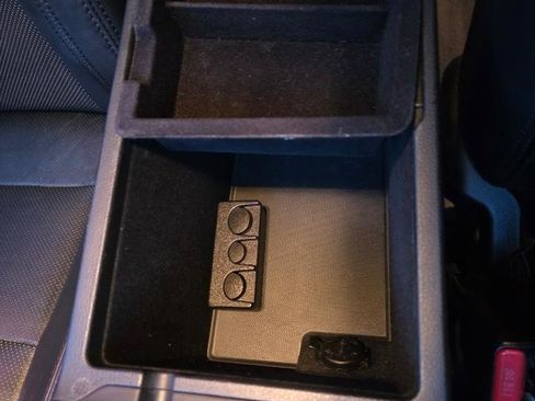 Used 2014 Kia Cadenza Premium image 39