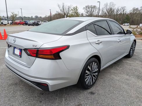 Used 2024 Nissan Altima 2.5 SV image 18