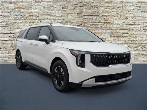 New 2026 Kia Carnival LXS image 1