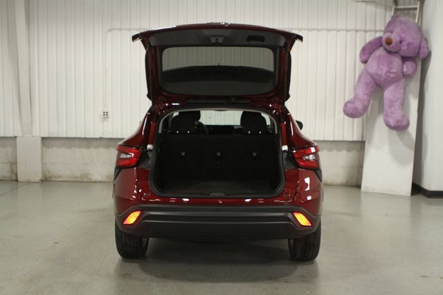 Used 2025 Chevrolet Trax LS w/ LS Convenience Package FWD image 30