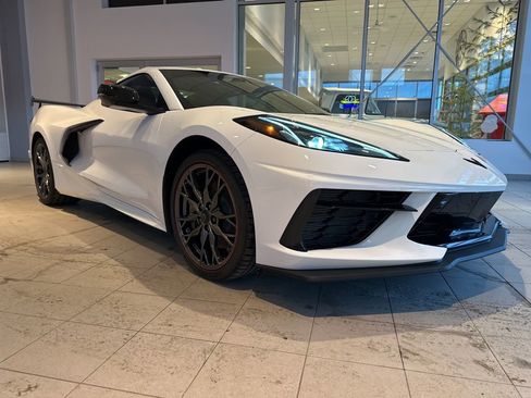 Used 2025 Chevrolet Corvette Stingray Premium Conv w/ Z51 Performance Package image 2