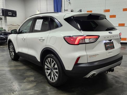 Used 2020 Ford Escape Titanium image 15