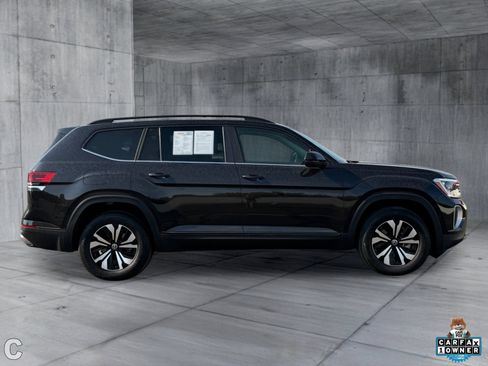 Used 2025 Volkswagen Atlas SE FWD image 7