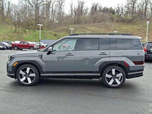 Used 2025 Hyundai Santa Fe Limited image 4