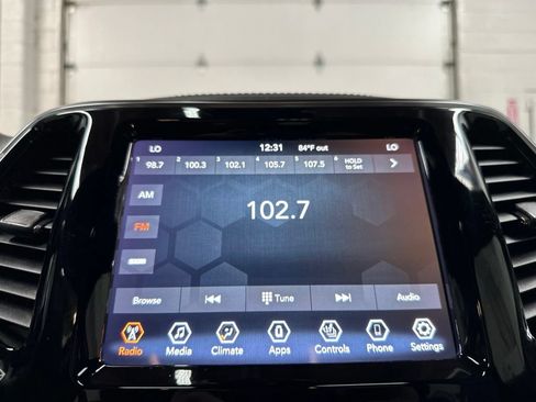 Used 2022 Jeep Cherokee Limited AWD/4WD image 28