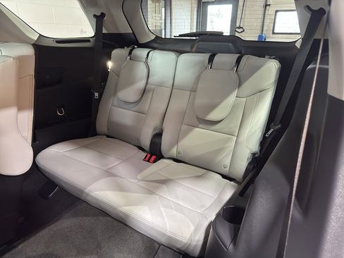 Used 2025 Ford Explorer Platinum w/ Ultimate Package image 14