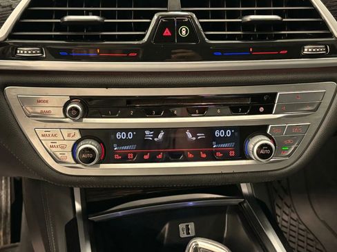 Used 2018 BMW 750i xDrive AWD/4WD image 45