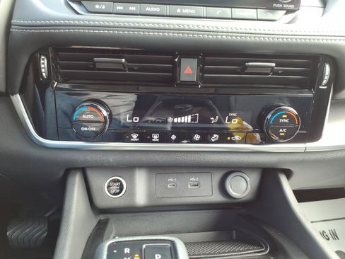Used 2022 Nissan Rogue SV AWD/4WD image 20