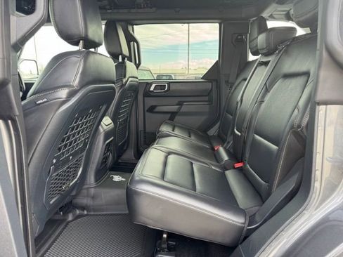 Used 2025 Ford Bronco Badlands w/ Sasquatch Package image 25