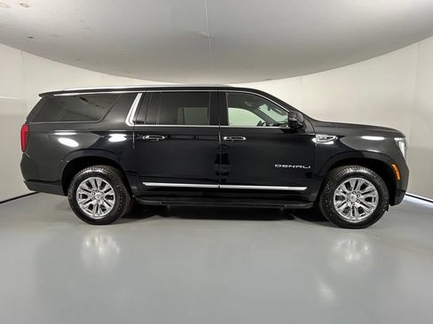 Used 2025 GMC Yukon XL Denali AWD/4WD image 8