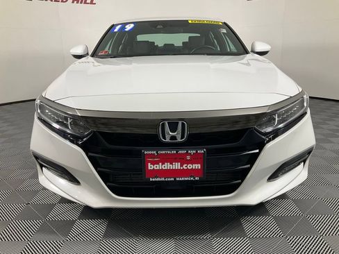 Used 2019 Honda Accord Sport image 2