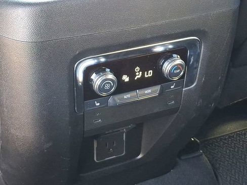 Used 2025 GMC Yukon Denali AWD/4WD image 18