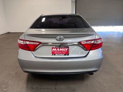 Used 2016 Toyota Camry SE image 4