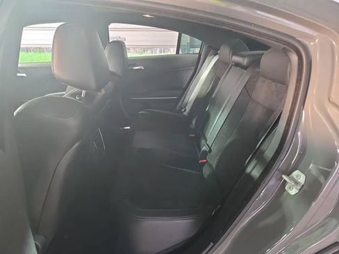 Used 2018 Dodge Charger R/T Scat Pack RWD image 11