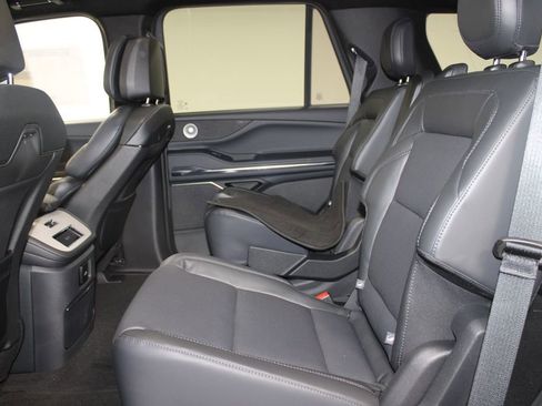 New 2025 Lincoln Navigator Reserve w/ Jet Appearance Package image 27